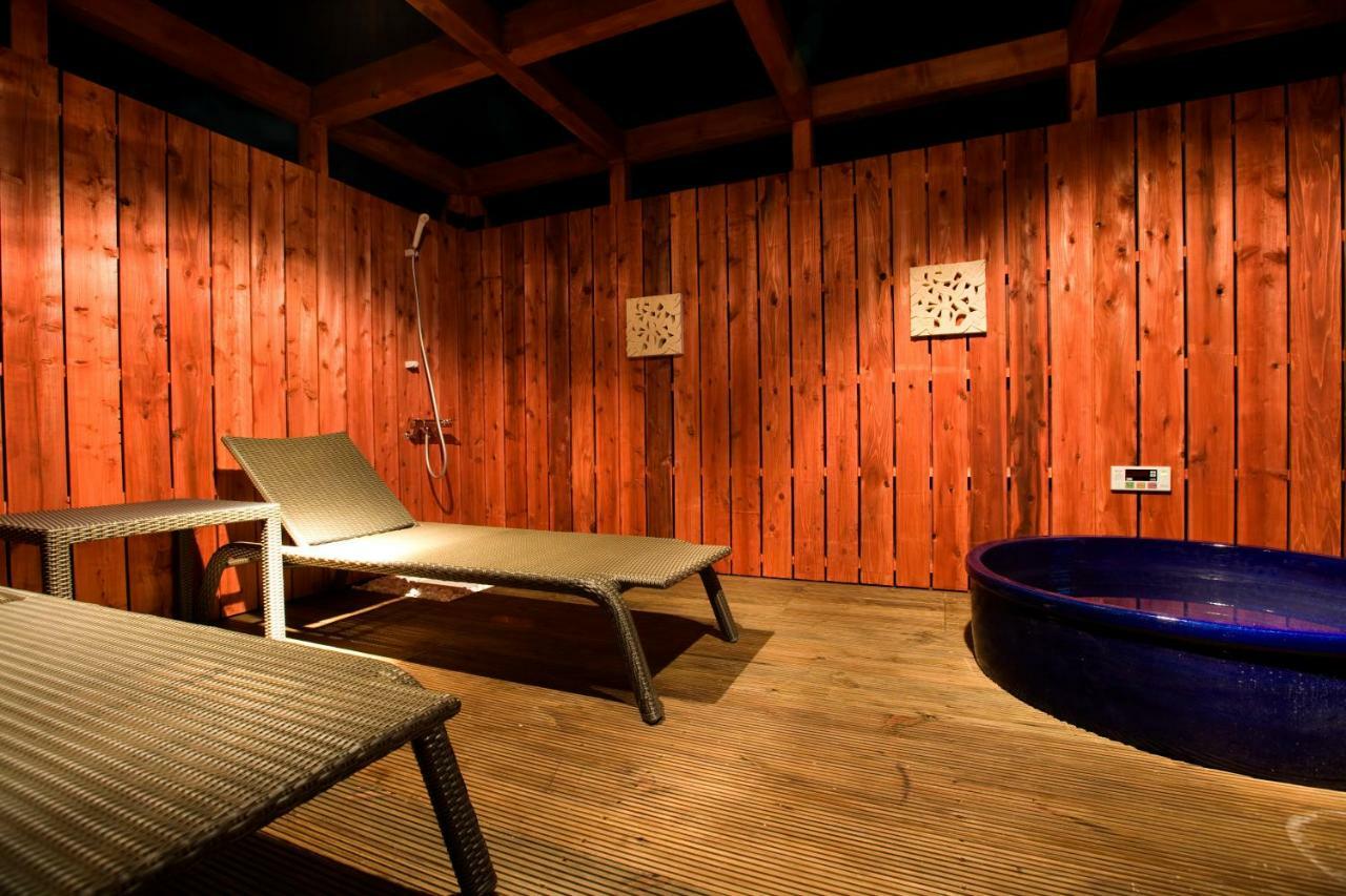 Hotel Bintang Pari Resort (Adults Only) Kobe Exteriör bild
